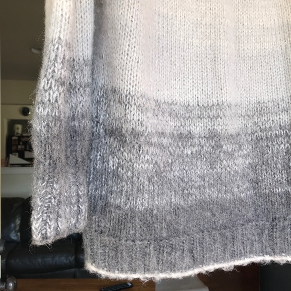 Womens Sweater by Anthropologie. Size XS Brand new!!! - Picture 3 of 10